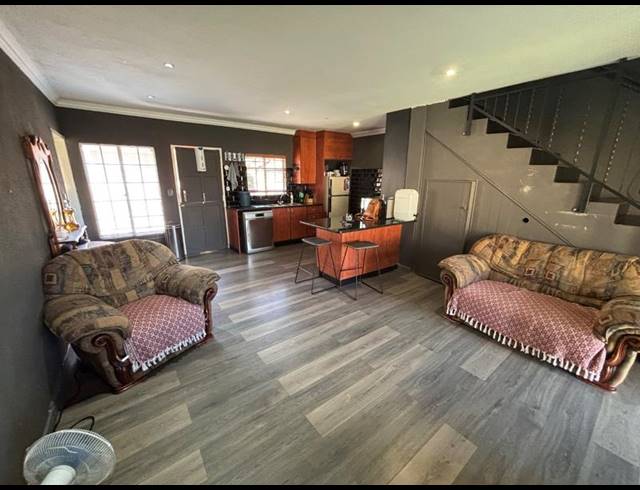 2 BEDROOM TOWNHOUSE FOR SALE IN ANNLIN